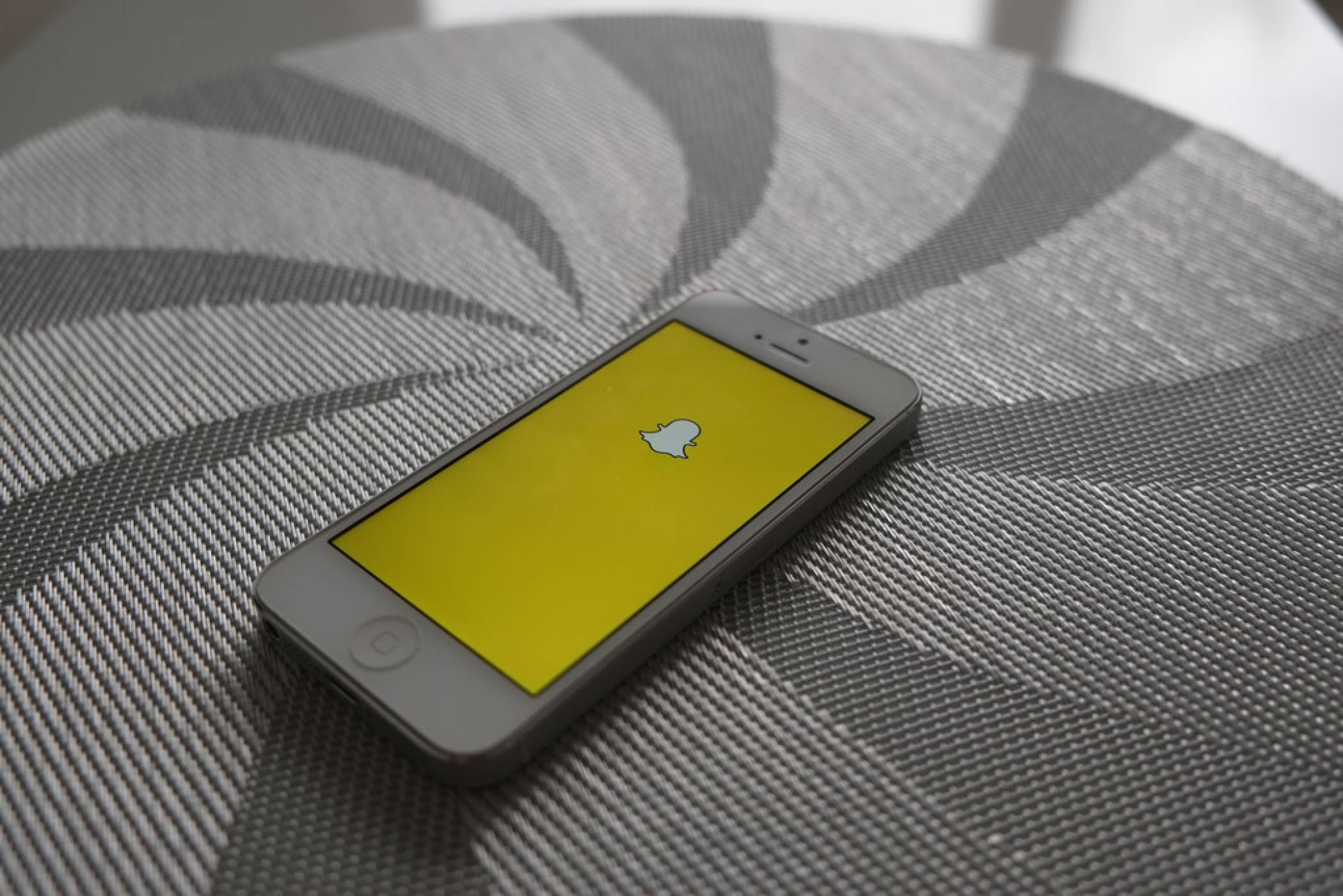 Snapchat привлича потребителите с игри в приложението