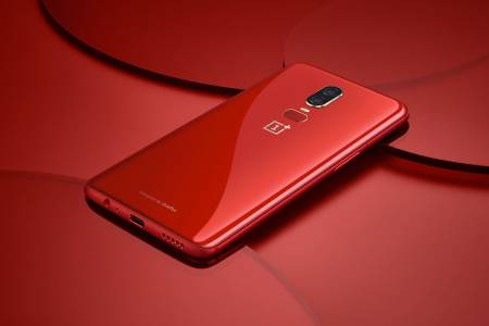 OnePlus 6 вече и в червено