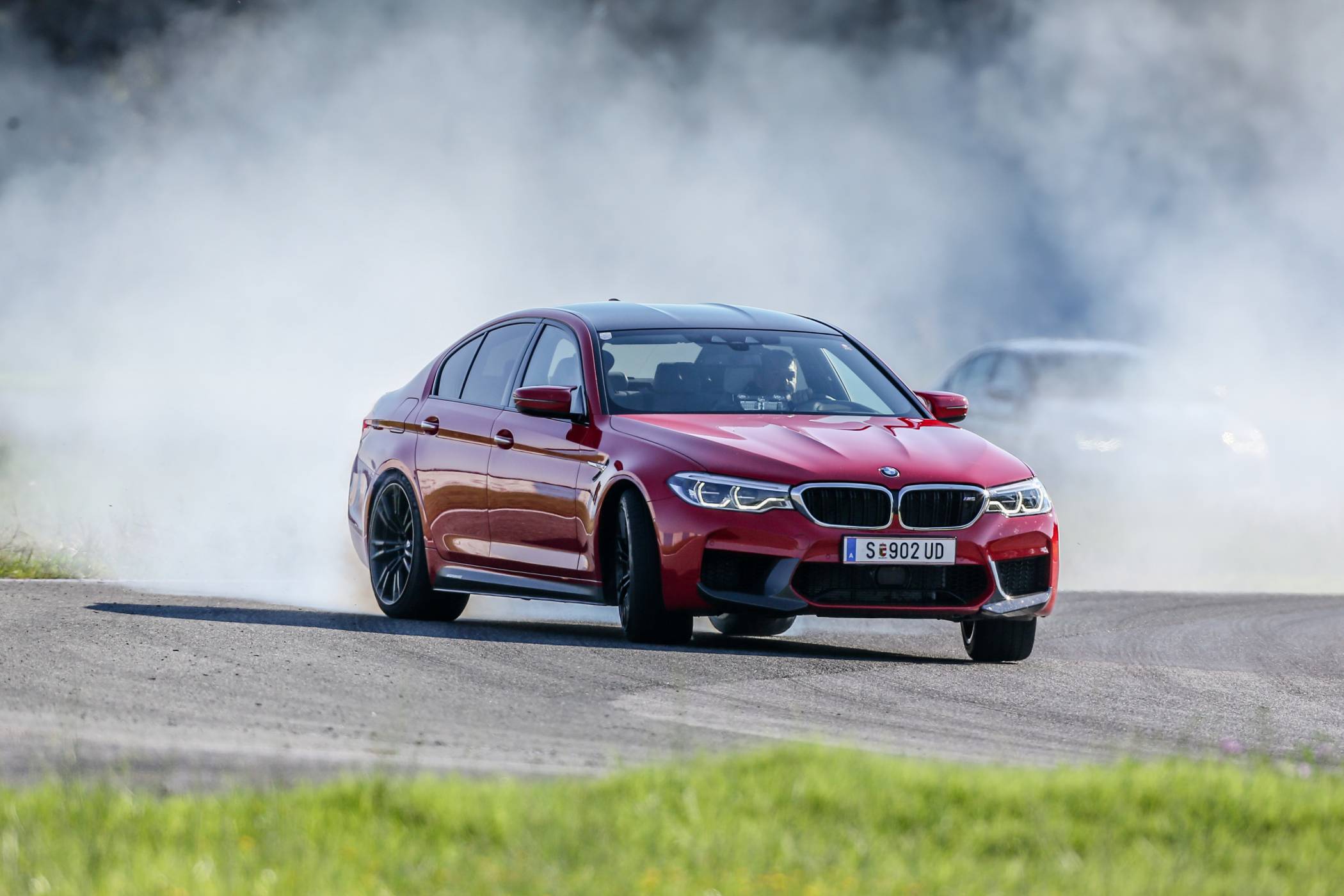 2018 BMW M5: луксозният седан с характеристики на супер кола (тест драйв)