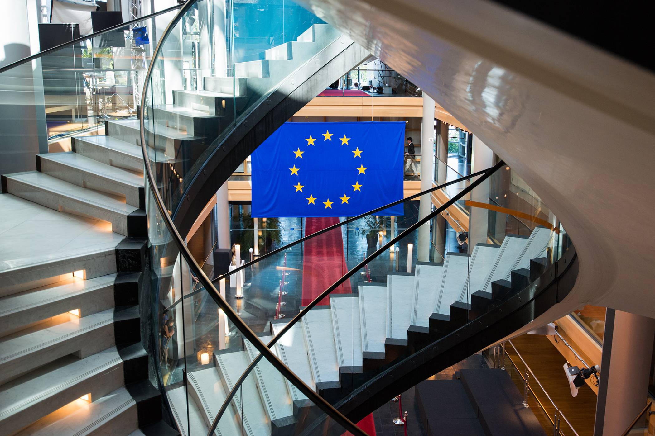 Европейският парламент отхвърли новата директива за авторското право