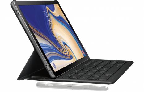 Това е сребърният Galaxy Tab S4 с новия стилус S Pen
