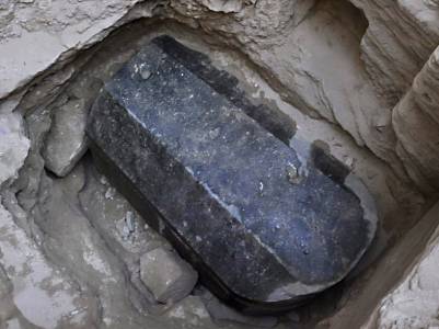 Откриха тайнствен, огромен саркофаг в Александрия