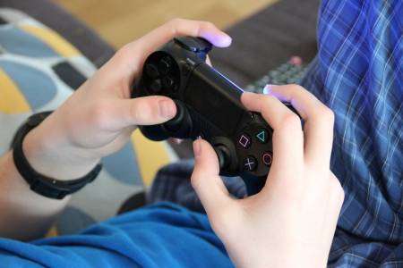 Родителите и игрите продължават неразбраната си връзка
