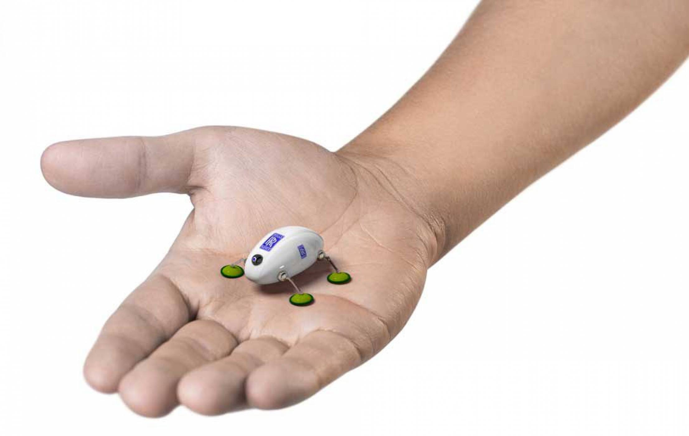 Миниатюрен робот проверява самолетните двигатели в тази визия на Rolls-Royce