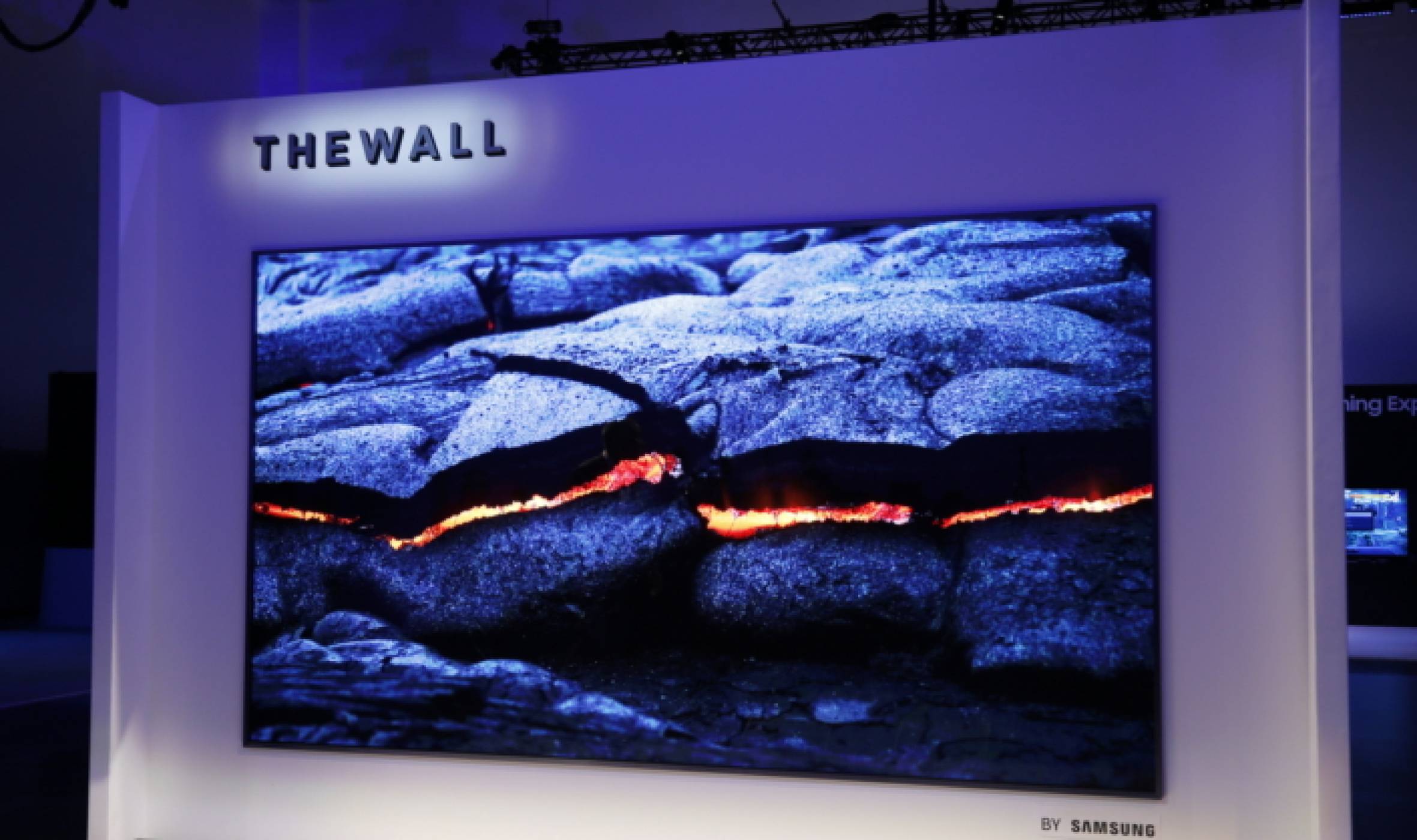 Огромният MicroLED дисплей на Samsung тръгва към крайните потребители