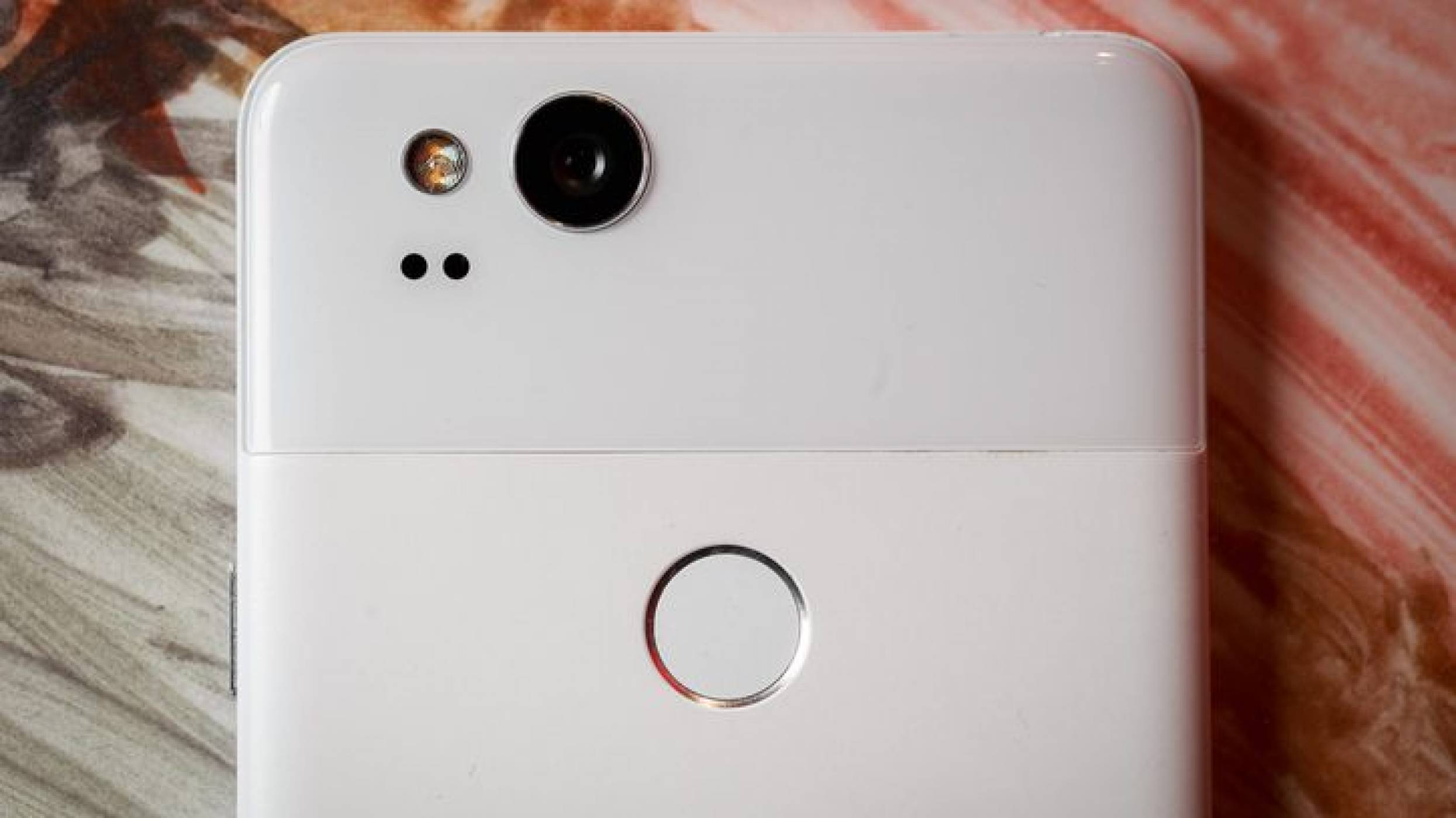 Безжичното зареждане става част от арсенала на Pixel 3