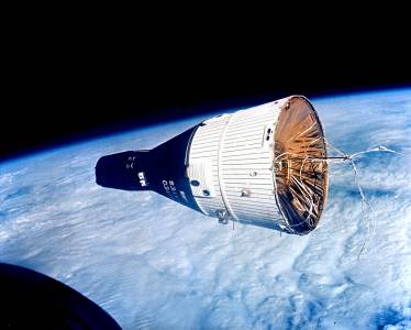 NASA обяви първите космонавти, които ще летят с новите кораби на SpaceX и Boeing