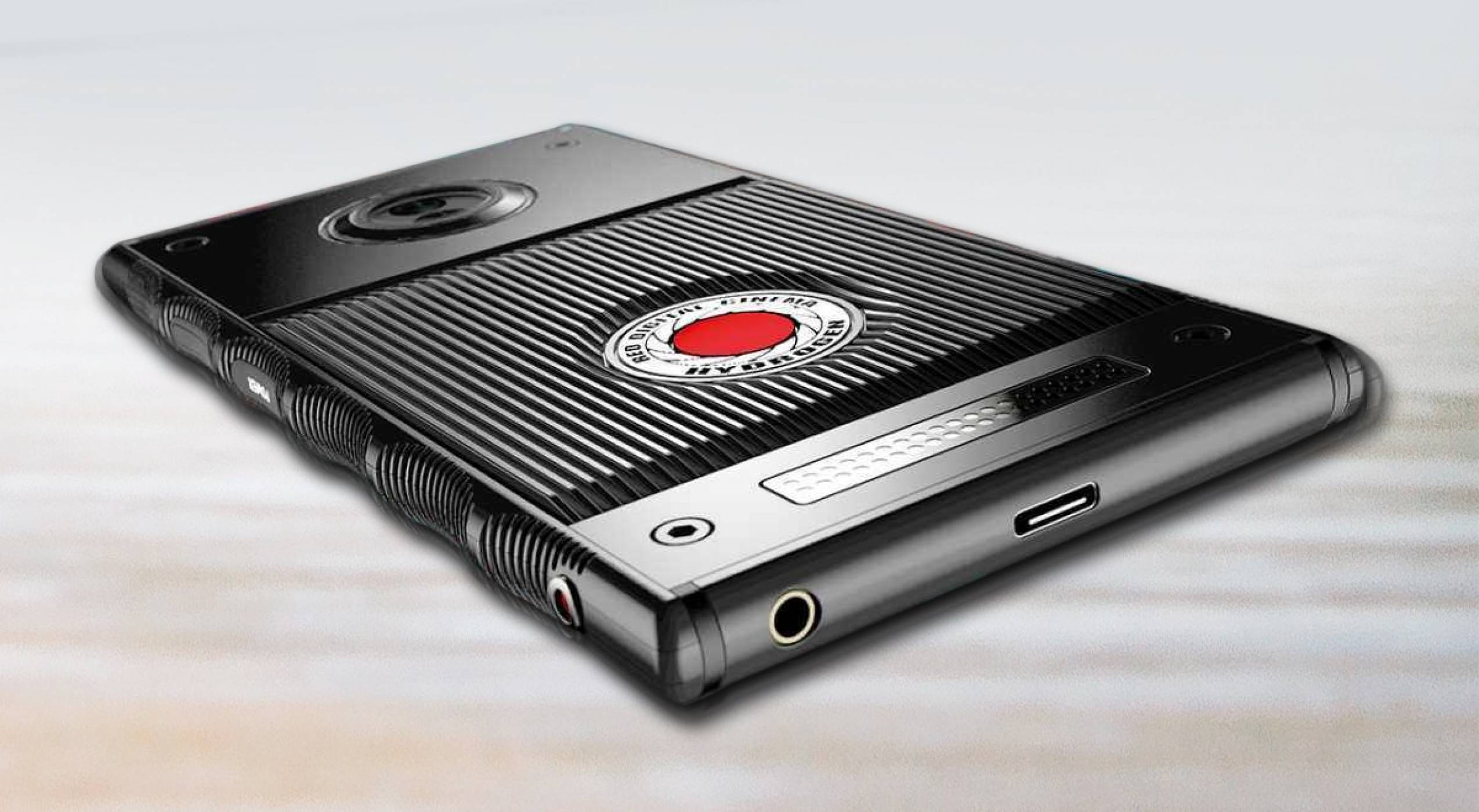 RED Hydrogen с финални пускови дати и крайна цена от 1295 долара