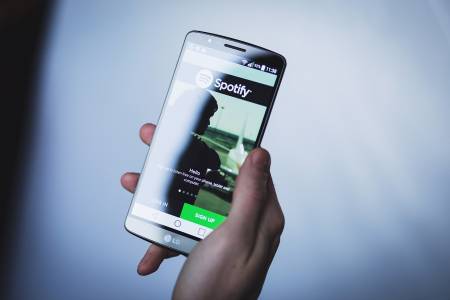 Samsung и Spotify се врекоха във вечна любов  