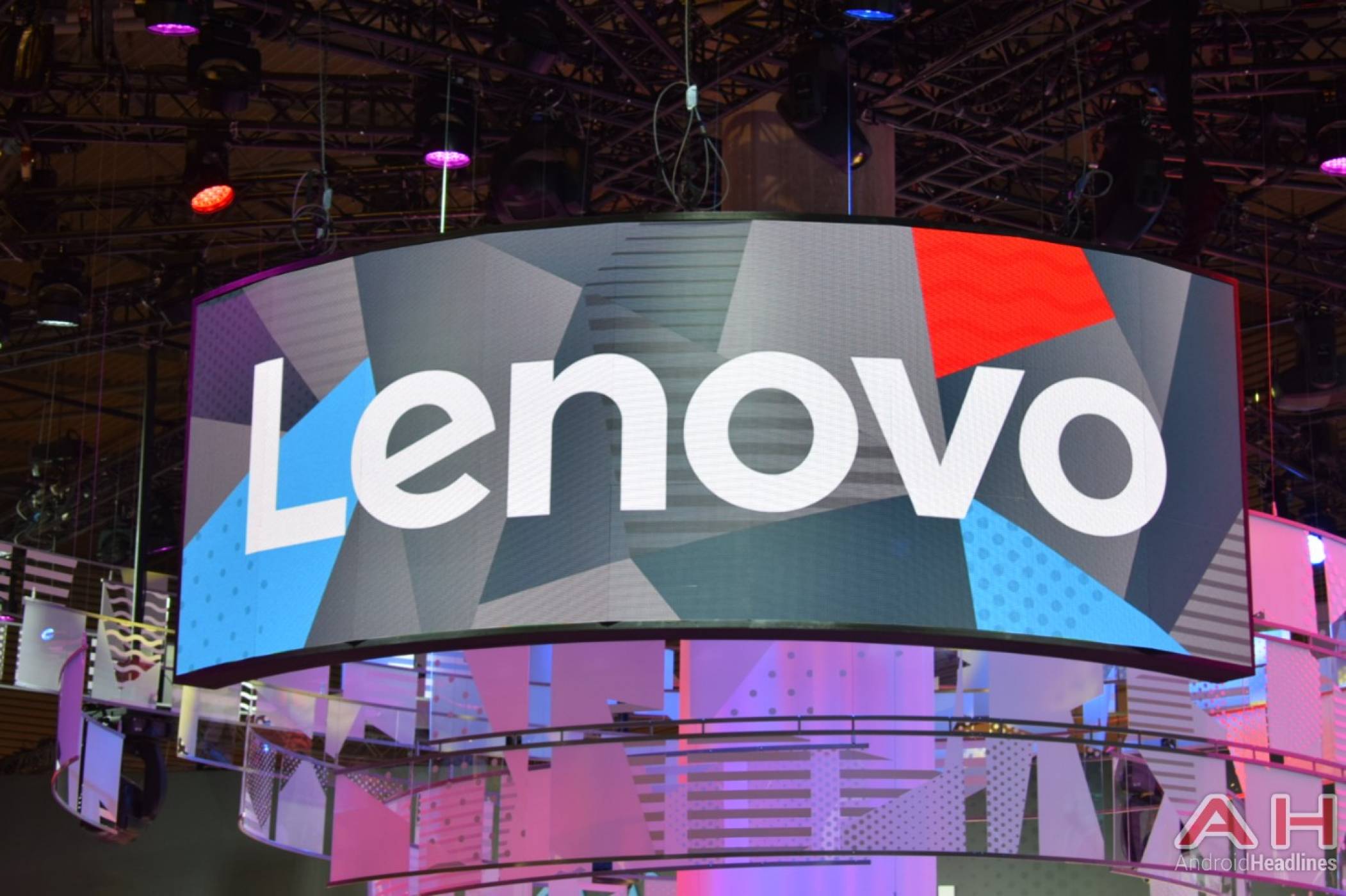 Lenovo с двуцифрен ръст на приходите за първото фискално тримесечие