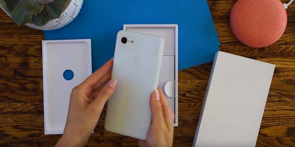 Google Pixel 3 XL просто не иска да остане скрит