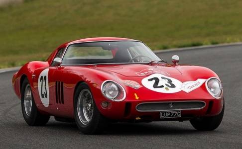 Ferrari от 1962 за 48 млн. долара е най-скъпата кола, продадена на търг