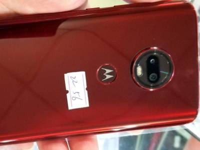 Снимки на два нови смартфона на Motorola се появиха в мрежата
