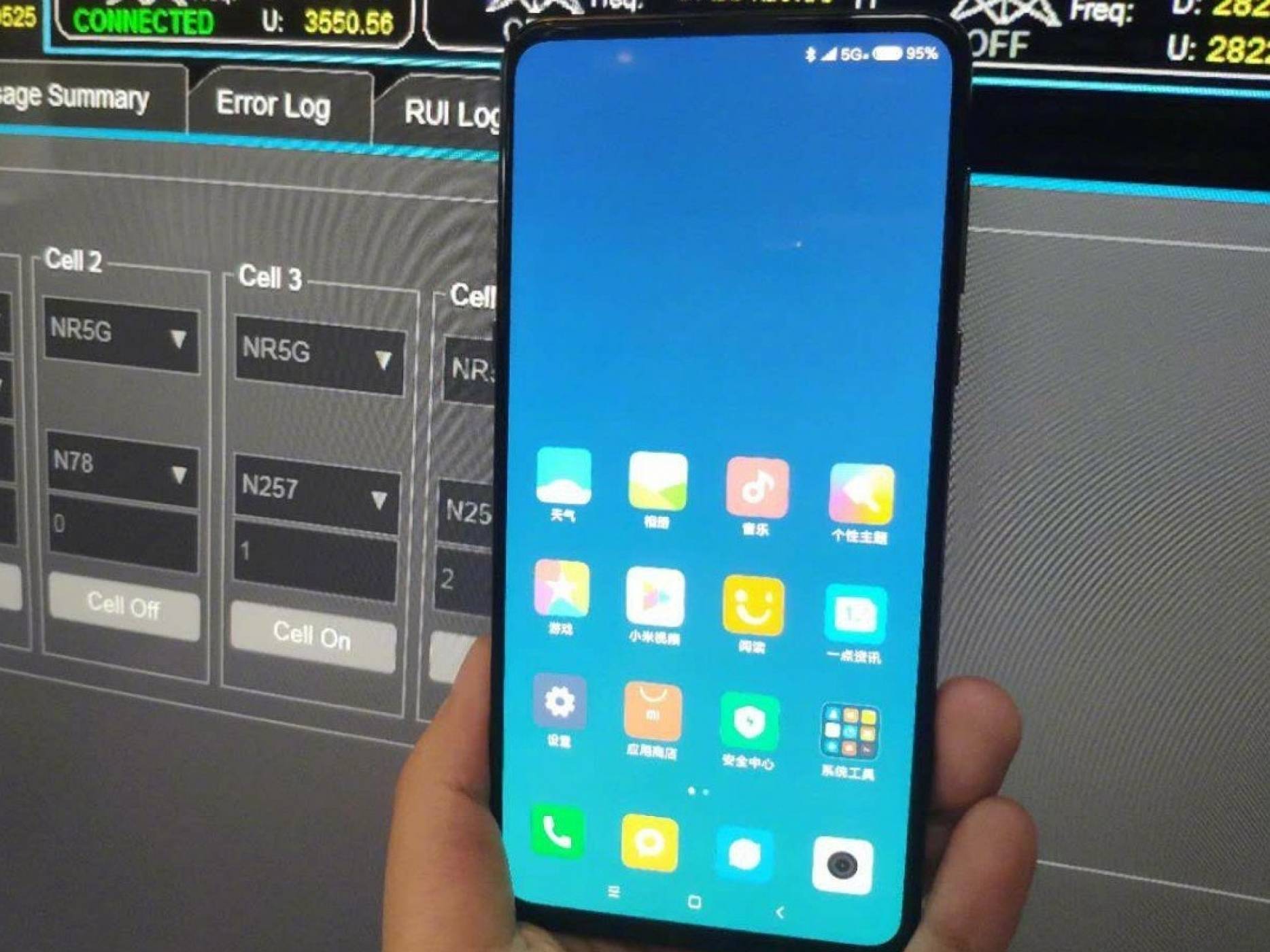 Нова снимка и видео на Xiaomi Mi Mix 3 показват почти безрамков екран и слайдър камера в движение