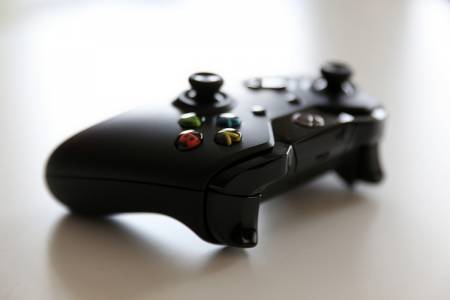 Xbox One контролер управлява машините в тунелите на The Boring Company