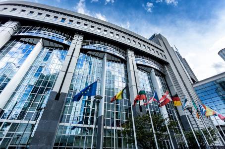 Европейският парламент прие коригирана версия на директивата за авторското право