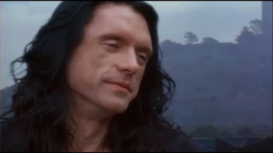 Красивият хаос на култовия The Room на Томи Визо вече свободно в YouTube