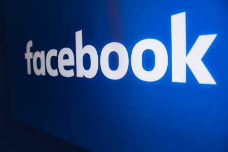 Хакер обещава да изтрие профила на Марк Зукърбърг във Facebook пред очите ви 