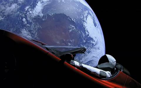 Илон Мъск уволнява масово заради бавната работа по сателитите на SpaceX