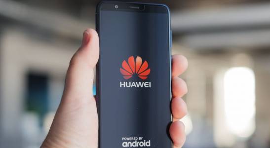 След години на растеж глобалните смартфон продажби паднаха с 3 процента