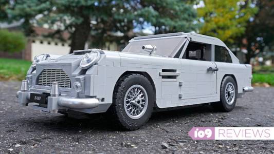 LEGO моделът на Aston Martin DB5 ви кара да се чувствате като Джеймс Бонд
