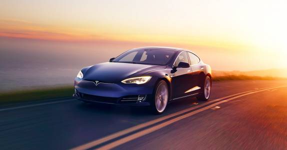 Робин Денъм заменя Илон Мъск като председател на Tesla