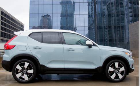 За четири месеца от Volvo XC40 се продадоха повече бройки, отколкото компанията очакваше за година