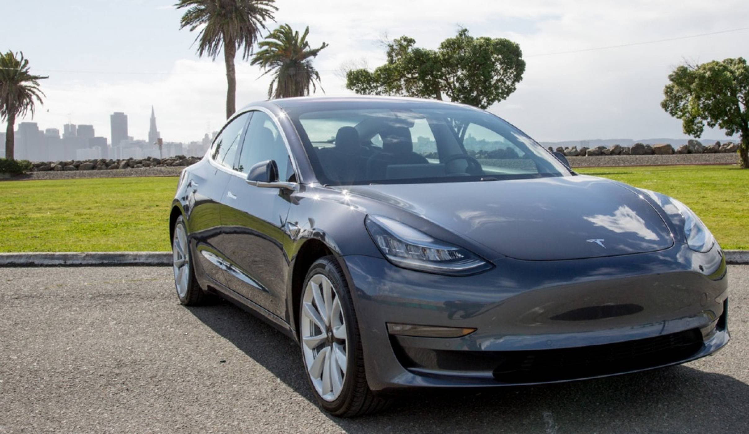 Tesla пуска дългоочаквания Model 3 и в Европа