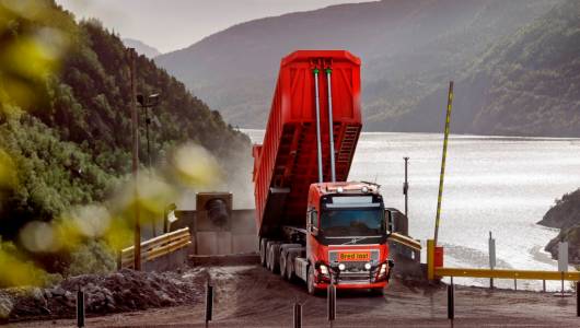 Първите самоуправляващи се камиони на Volvo (ВИДЕО)