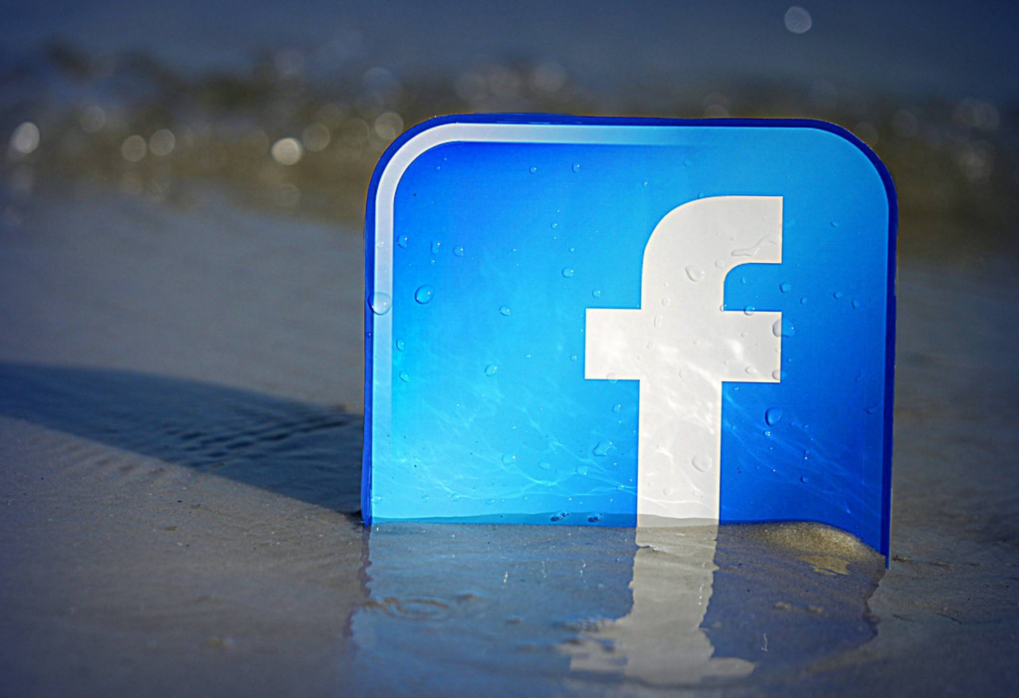 Вече може да следите колко време прекарвате във Facebook