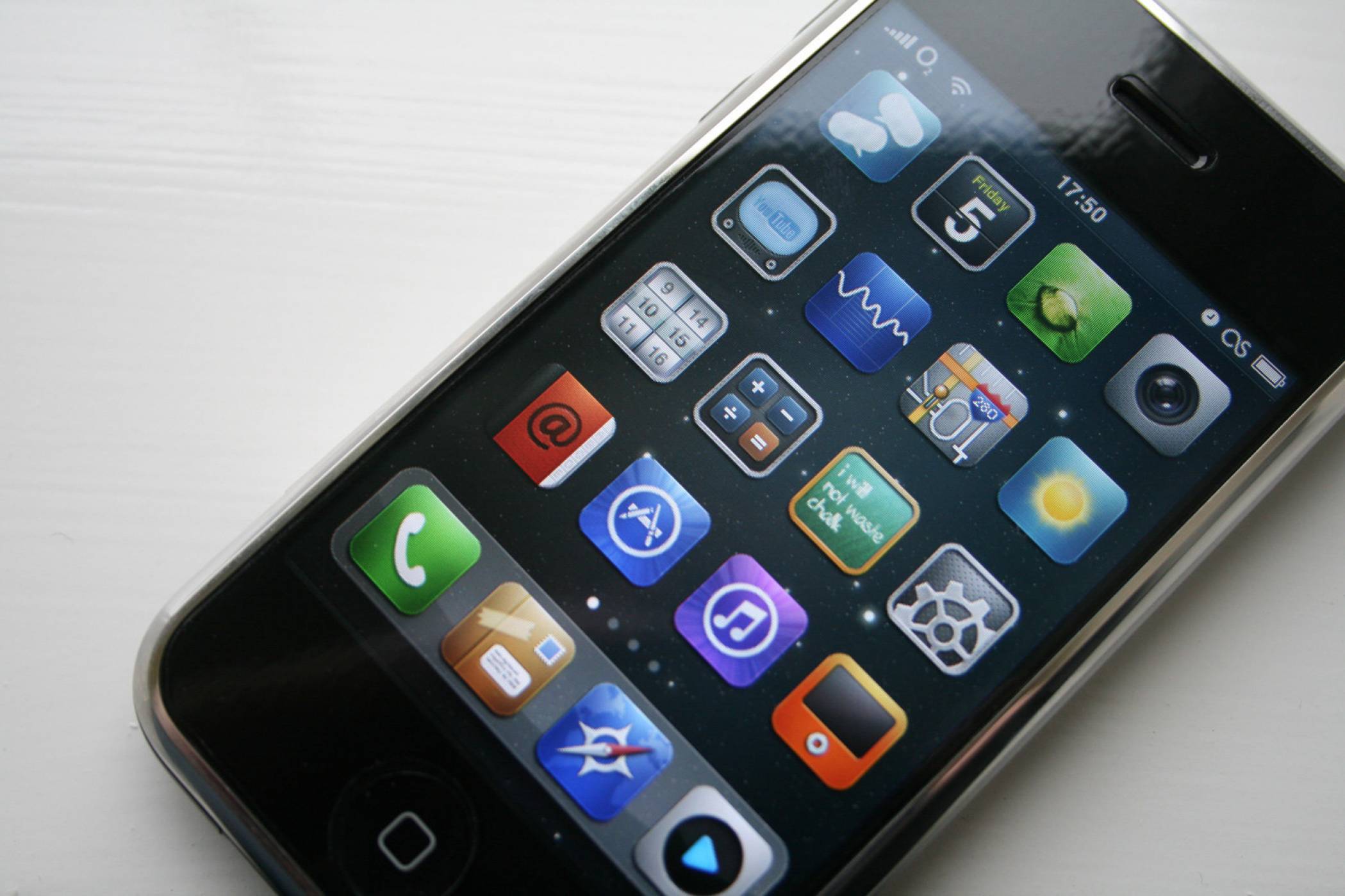 Краят на една епоха: алтернативният iPhone магазин Cydia спира