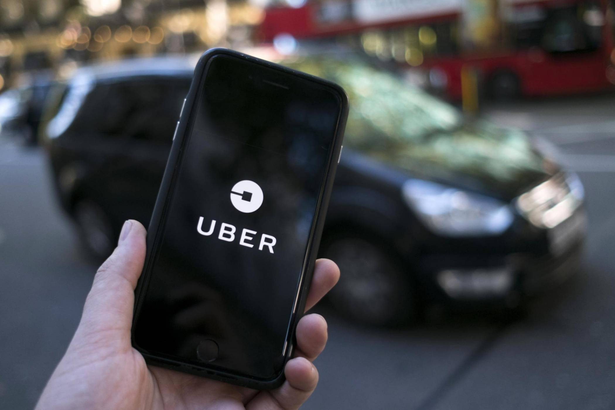 Uber възобновява тестовете с автономни автомобили