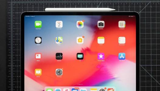 Новият iPad Pro идва огънат и според Apple това е нормално