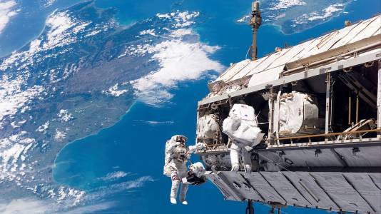Космонавт по погрешка звънна на 911 от борда на МКС и изплаши NASA