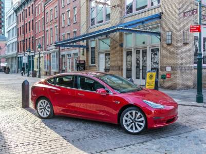 Първите бройки от Tesla Model 3 стъпиха в Европа