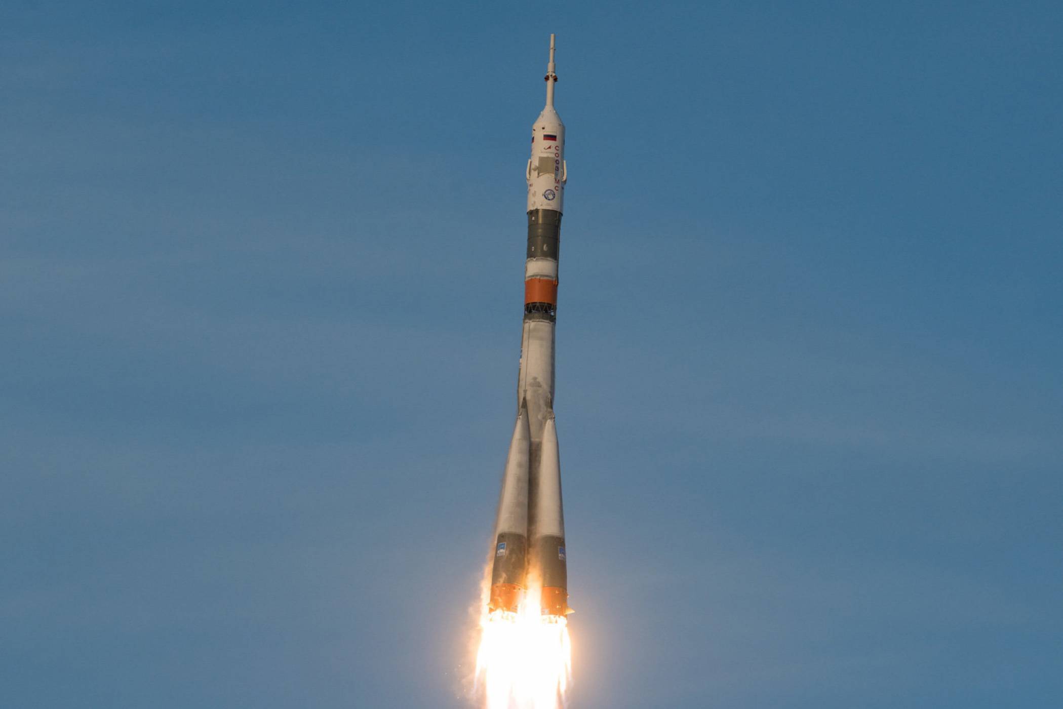 Двама руски космически туристи отиват на МКС през 2021 г.