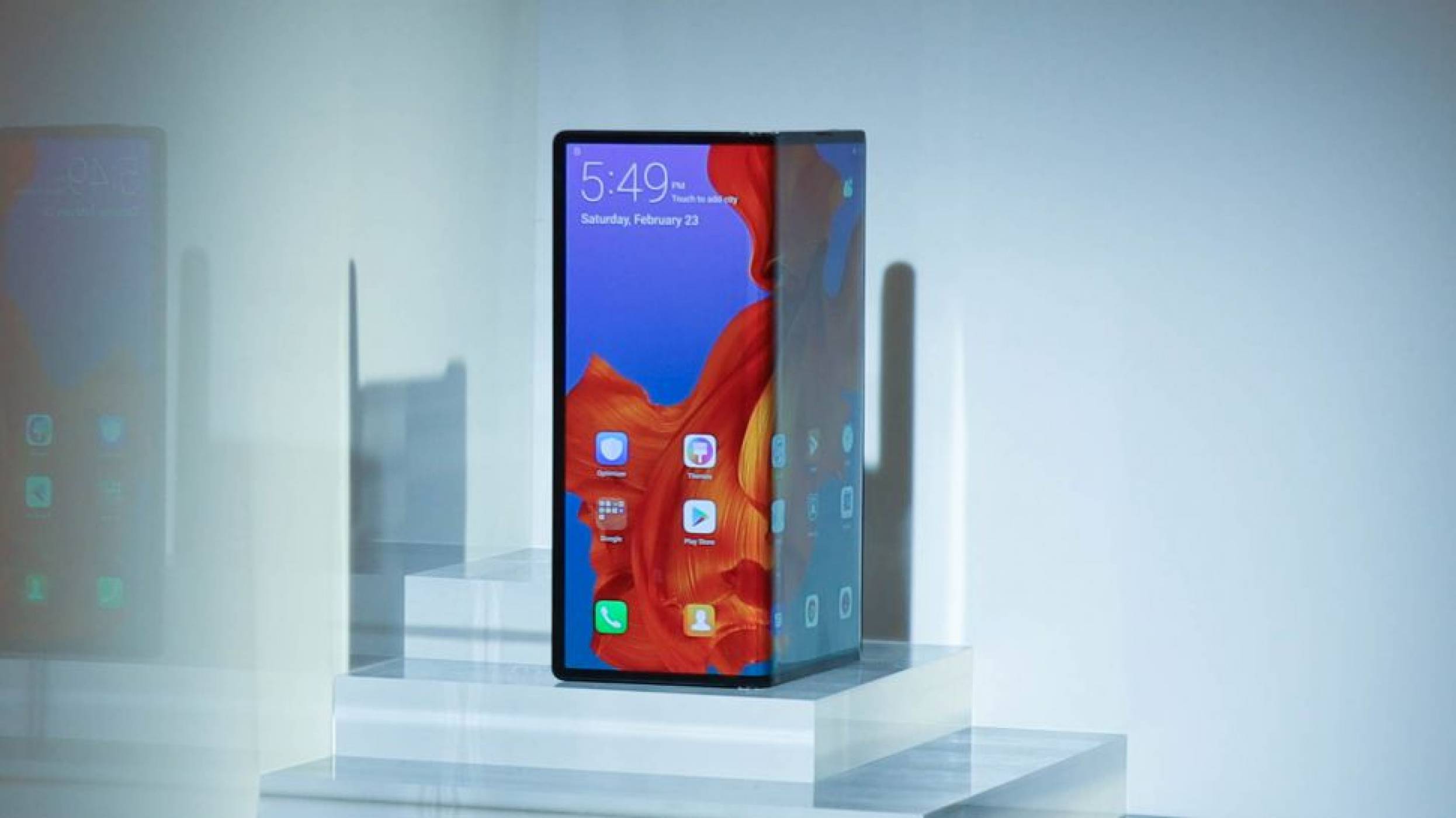Huawei Mate X: още един сгъваем телефон на още по-висока цена (ВИДЕО)
