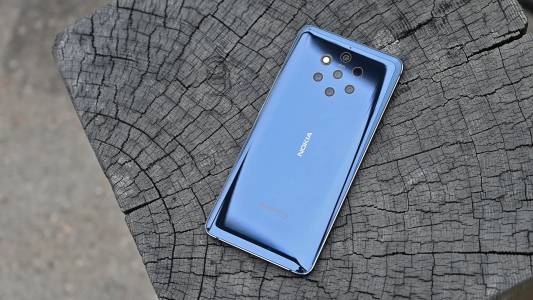 Nokia 9 PureView има пет камери и много да доказва