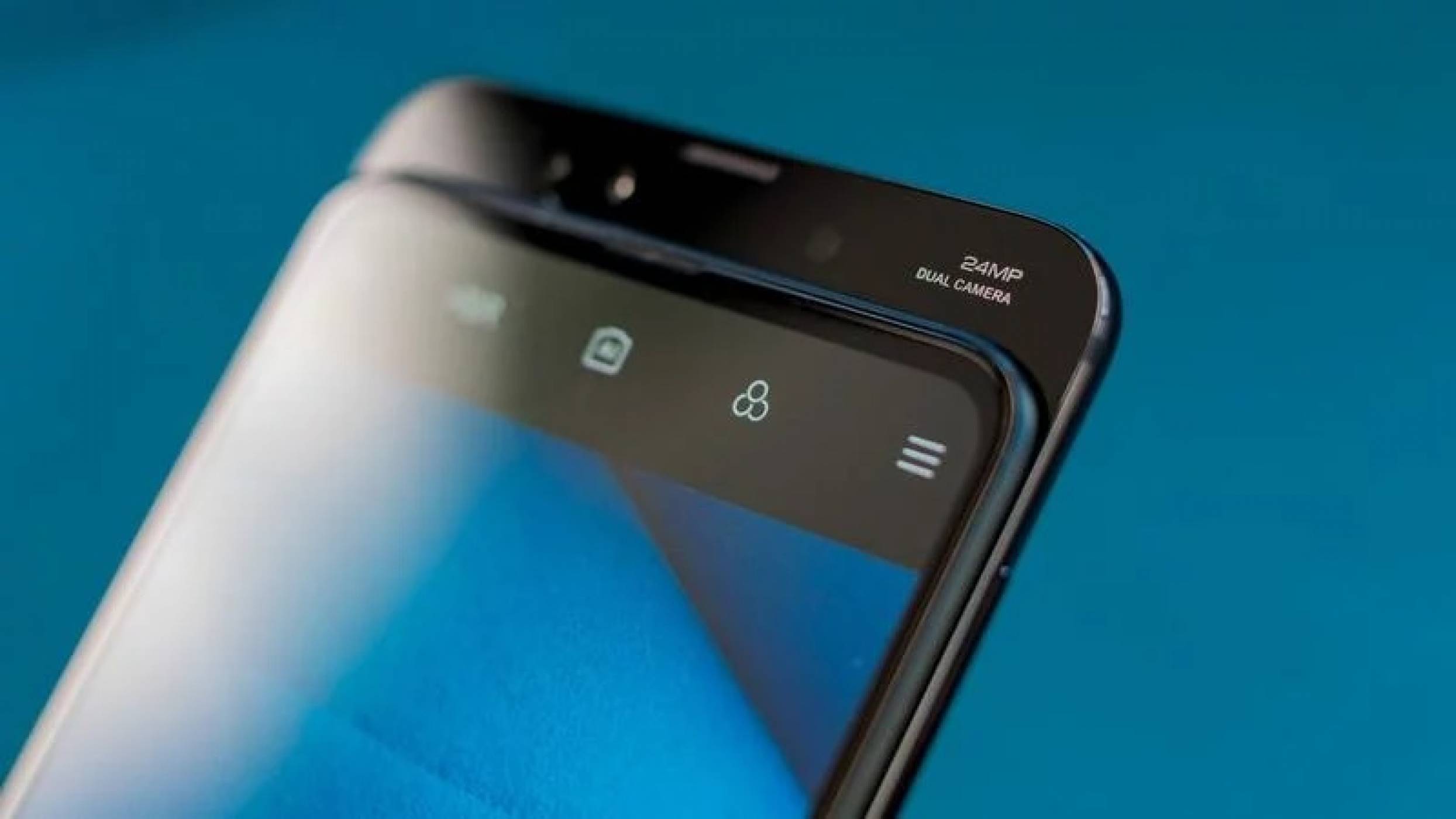 След гъвкавия смартфон Huawei връща на мода и плъзгащия се