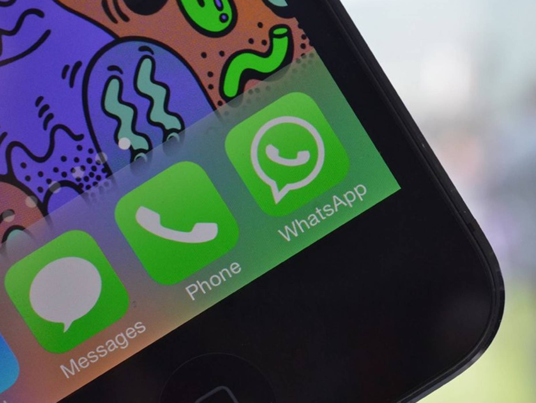 Основателят на WhatsApp отново призова: Изтрий Facebook акаунта си!