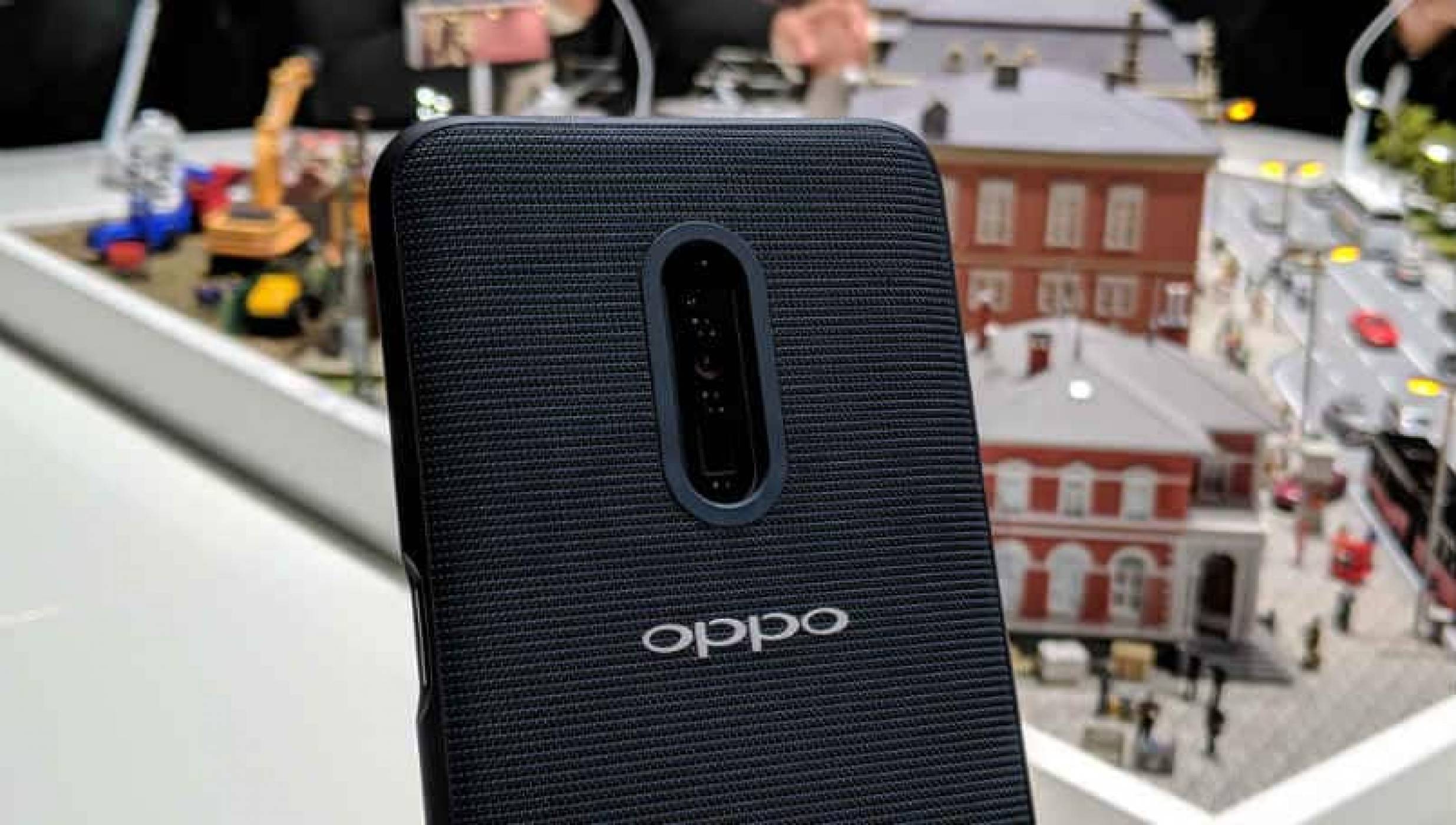 Oppo Reno с 10x увеличение и 5G идва на 24 април