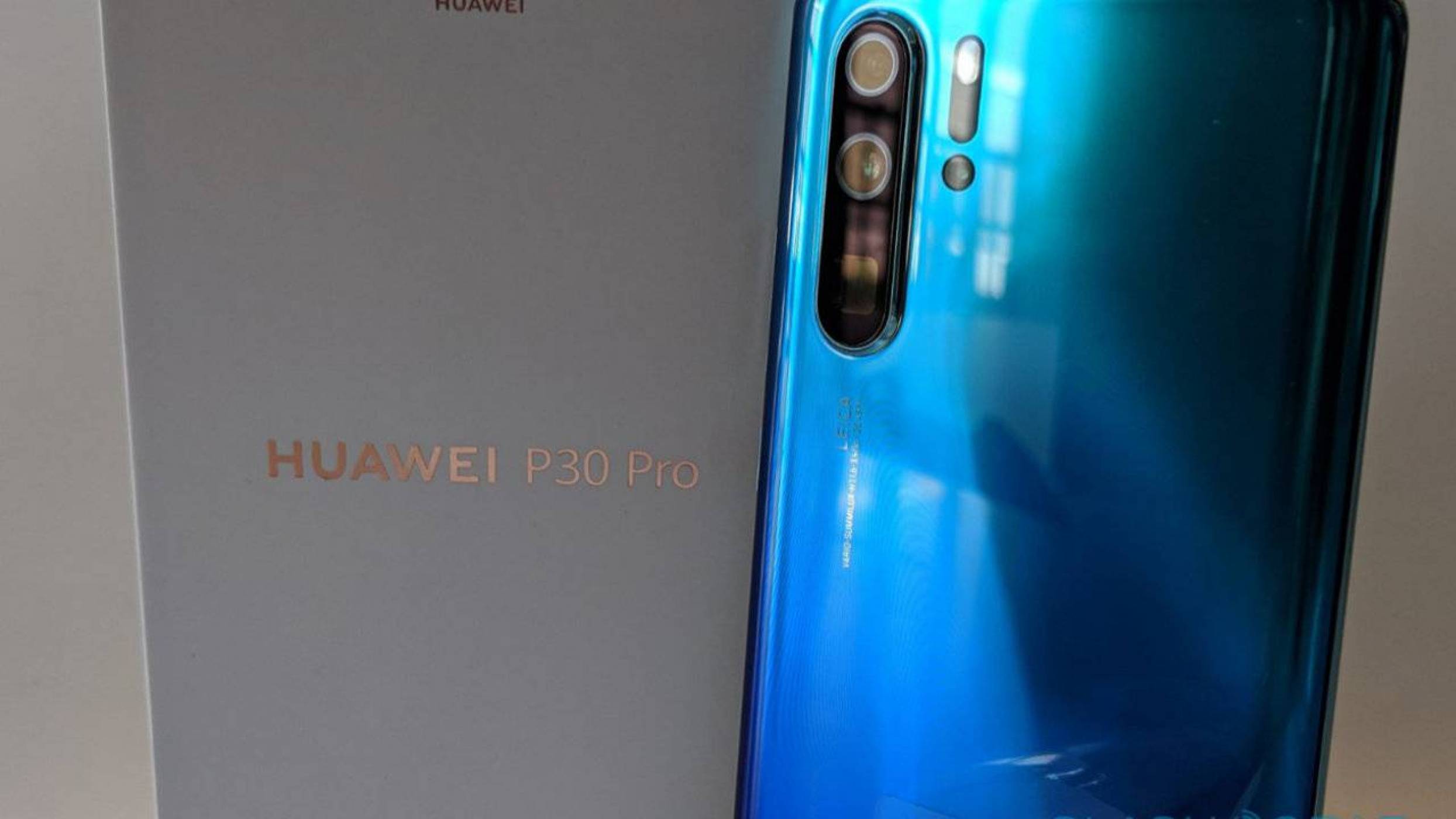 ЦРУ с тежко обвинение към Huawei: откъде идват парите на компанията?