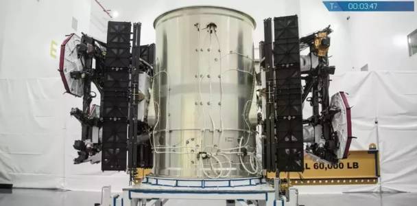 Полетът на първите 60 сателита на SpaceX от масивния проект за интернет достъп - отложен за 05:30 сутринта (ВИДЕО)