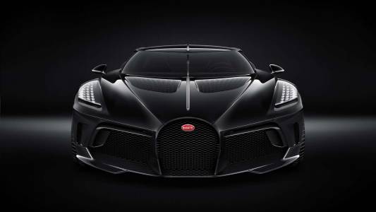 Искаш ли електромобил, или предпочиташ разходка с Кристиано Роналдо в Bugatti La Voiture Noire?