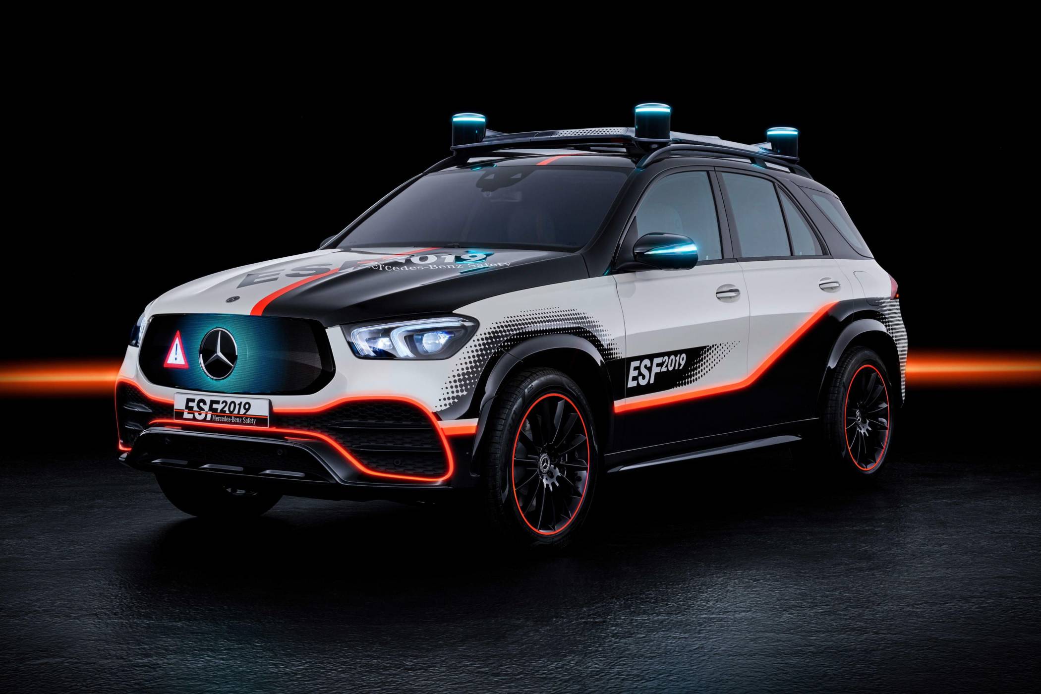Ето как Mercedes гарантира безопасността на пътниците в колата на бъдещето