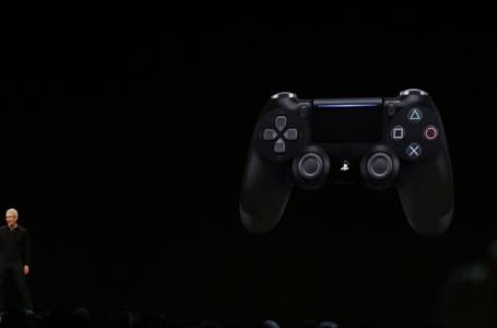 Вечна дружба: Apple прегърна Xbox и PlayStation контролерите