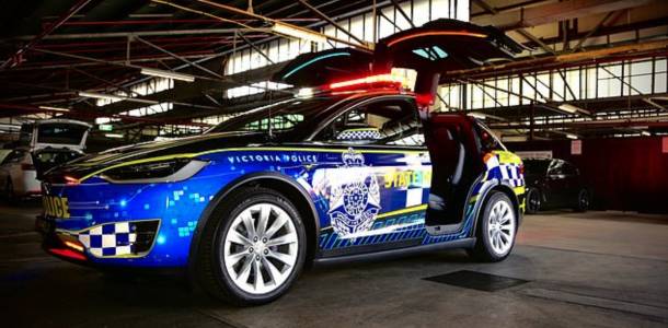 Полицейска Tesla Model X ще гони лошите като в екшън филм (ВИДЕО)