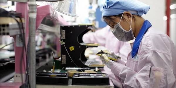 Apple мести 30 процента от производството си извън Китай, Индия и Бразилия вече се облизват