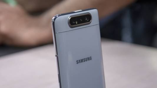 Първият в света 5G телефон от среден клас може да дойде от Samsung 