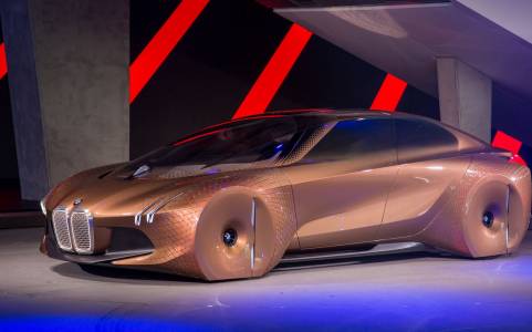 BMW: повече е-коли и по-бързо